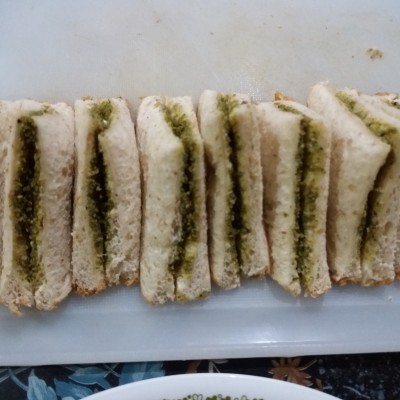 HEALTHY HERBAL SANDWICHES