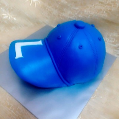 BUTTER CAKE WITH FONDANT