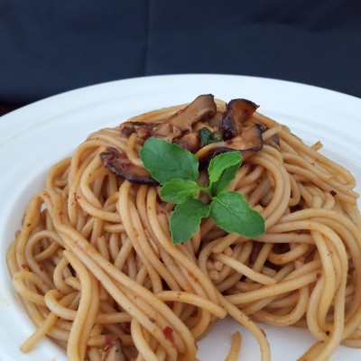 SPAGHETTI WITH GARLIC MUSHROOM