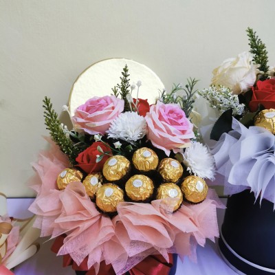 Bouquet chocolate box bulat