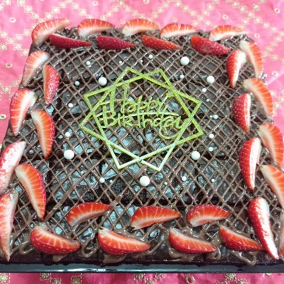36 PSC BROWNIES WITH NUTELLA AND STRAWBERRY TOPPING