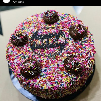 CONFETTI CHOCOLATE CAKE