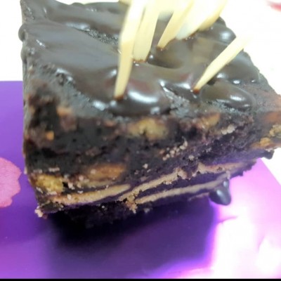 DIVINES HOME MADE BATIK KEK