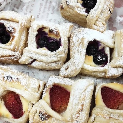 MINI PUFF PASTRIES