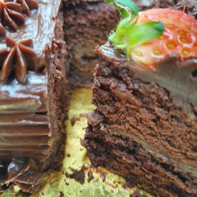 SUJI HERSHEY CHOCOLATE CAKE