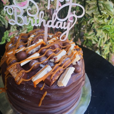HAZELNUT TRUFFLE CAKE