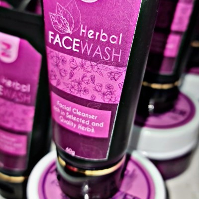 HERBAL FACE WASH